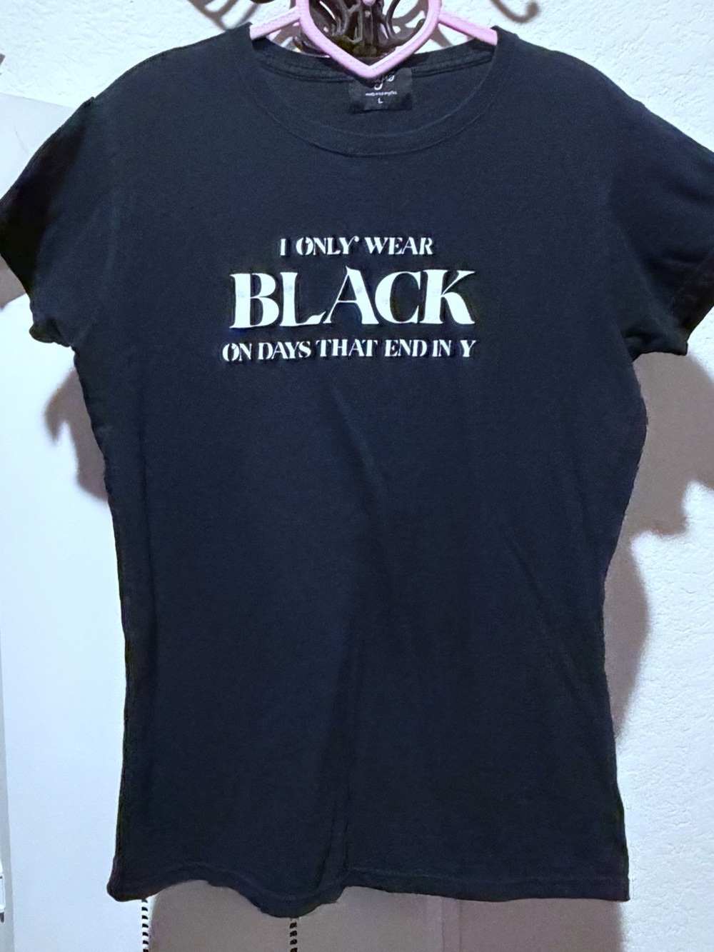 Valfré “ I only wear black on days that end in Y” fitted women’s tshirt size L